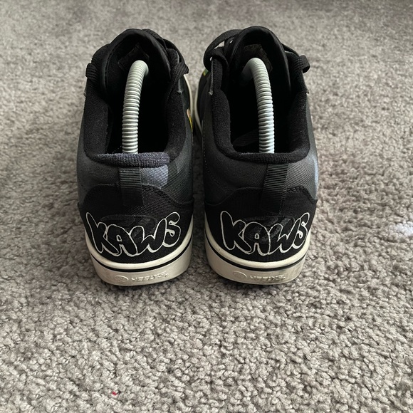 Custom Hand Painted Heelys - Picture 4 of 10